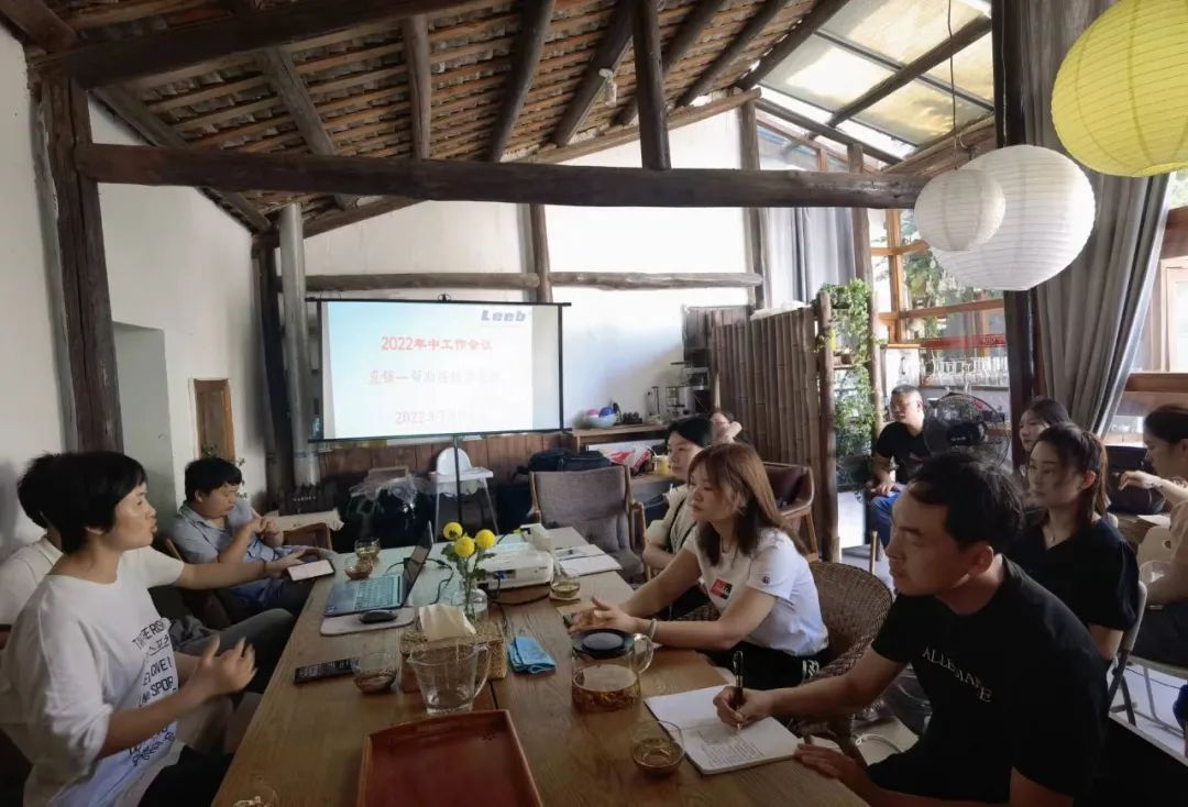 世界杯官网线上平台检测2022年中销售会议：直销——帮助经销商直销